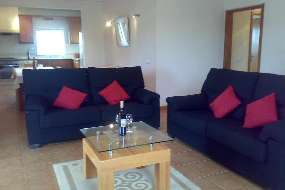 Foto 8 von 16: Schöne freistehende Villa mit 3 Schlafzimmern und privatem Pool in Südlage