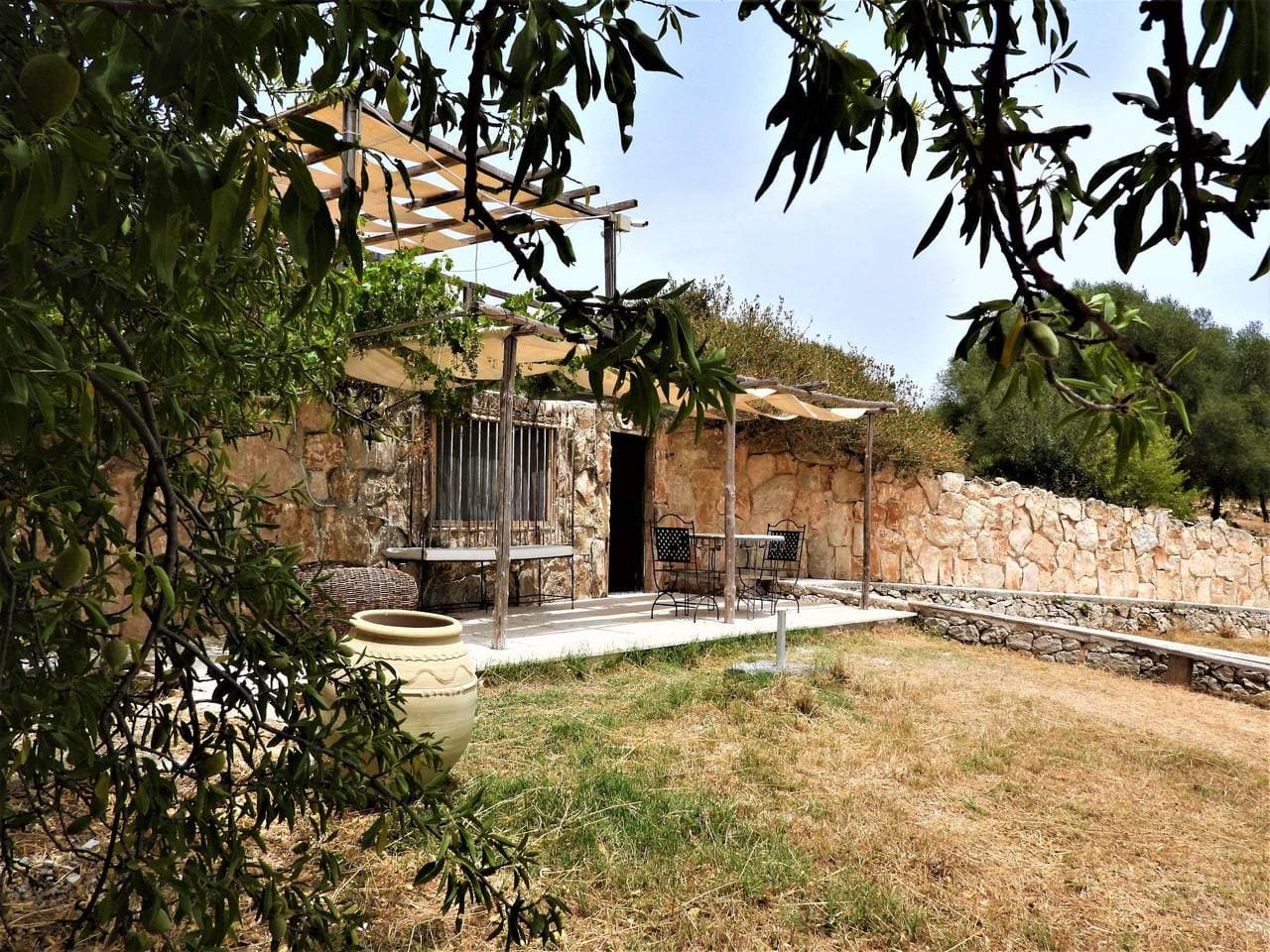 Giniusa' Studio mit Whirlpool-Badewanne 1
