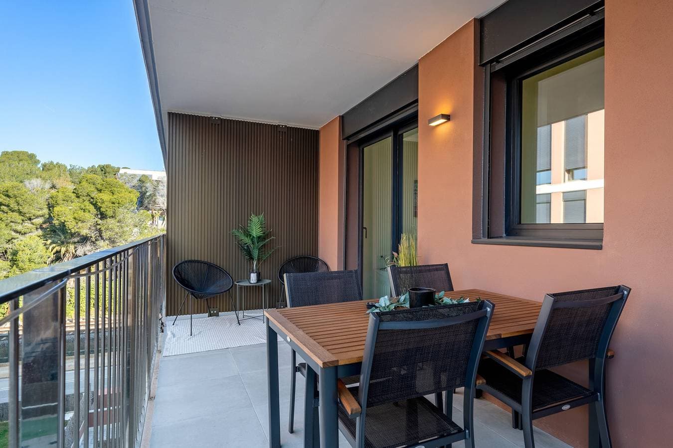 Foto 3 von 26: Ferienwohnung 'Costa Dorada Perle' mit Meerblick, Gemeinschaftspool und Klimaanlage