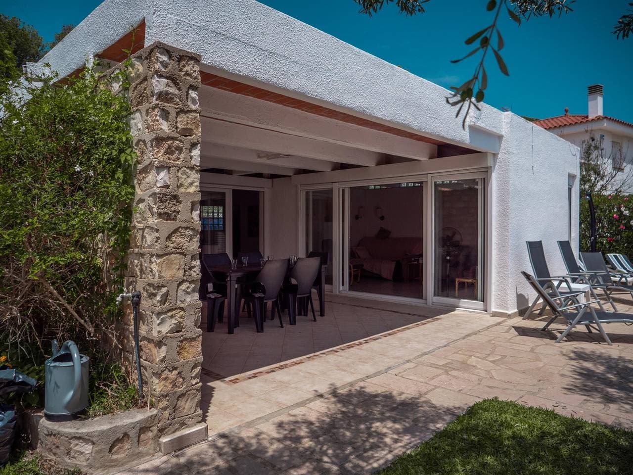 Foto 3 von 23: Einstöckige Villa mit privatem Garten in Spanien