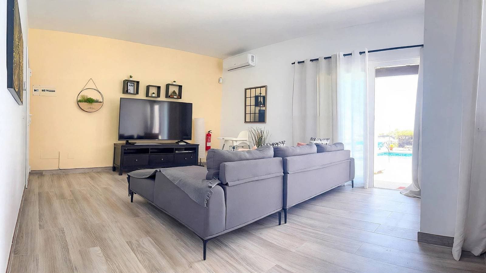 Foto 3 von 23: Villa Descansa mit Privatpool, Klimaanlage, Meerblick, Smart-TV & Wifi