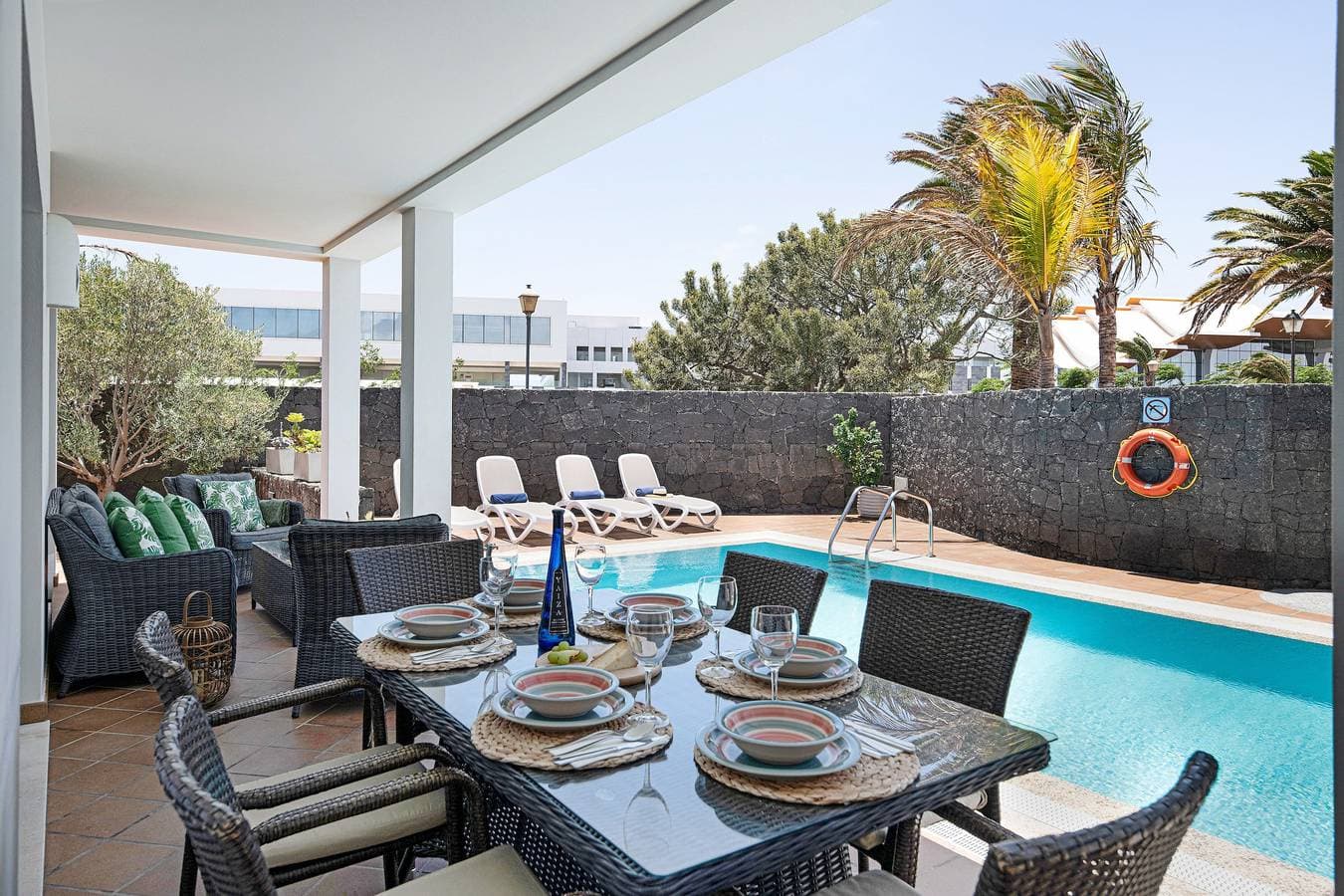 Foto 5 von 44: Moderne Villa nahe dem Strand mit Pool, Sauna, Whirlpool und Terrasse