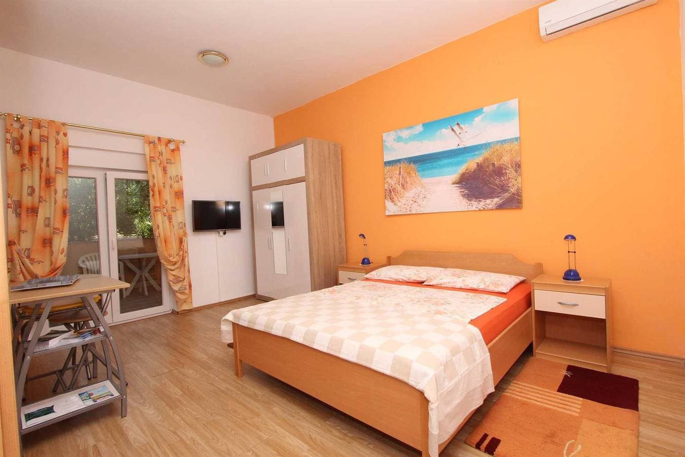 Sena Studiowohnung mit Balkon 1 1