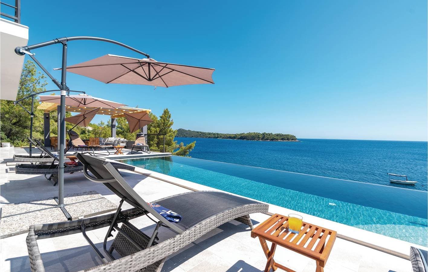 Foto 10 von 56: Reizende 164 m² große Wohnung mit Pool, Terrasse und nur 600 m vom Strand entfernt