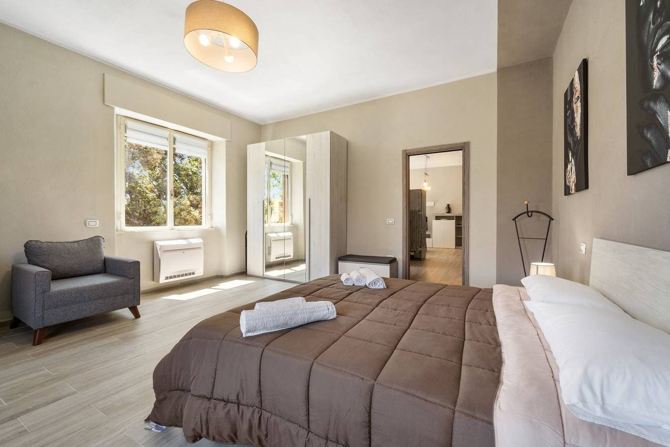 Foto 2 von 23: Ferienhaus 'Appartamento Elegante Carbonia' mit Balkon, WLAN und Klimaanlage