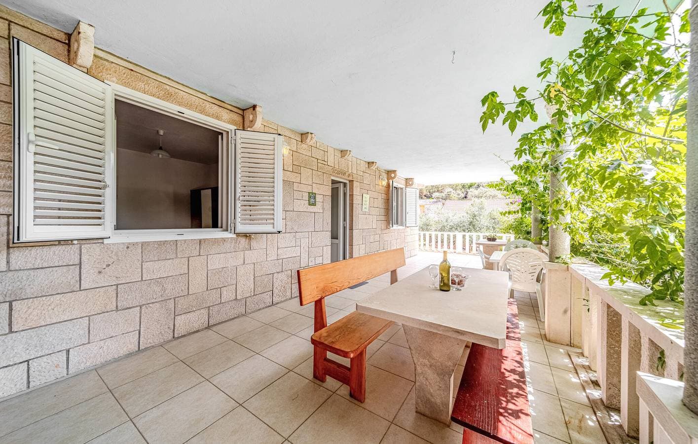 Foto 4 von 25: Gemütliche 2-Zimmer-Wohnung mit Terrasse und Küche, 2 km vom Strand Pavija Luka entfernt