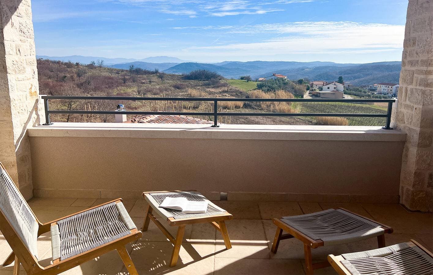 Foto 10 von 35: Charmante 125 m² große Wohnung mit Pool, WLAN und Parkplatz