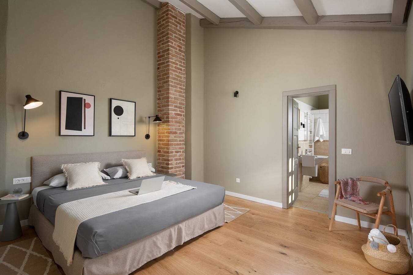Foto 12 von 18: Rustikale Villa Reichardia mit Pool in Istrien, Panoramablick, haustierfreundlich, ruhige Lage, ideal für Familien, privater Parkplatz, Terrasse, gepflegter Garten