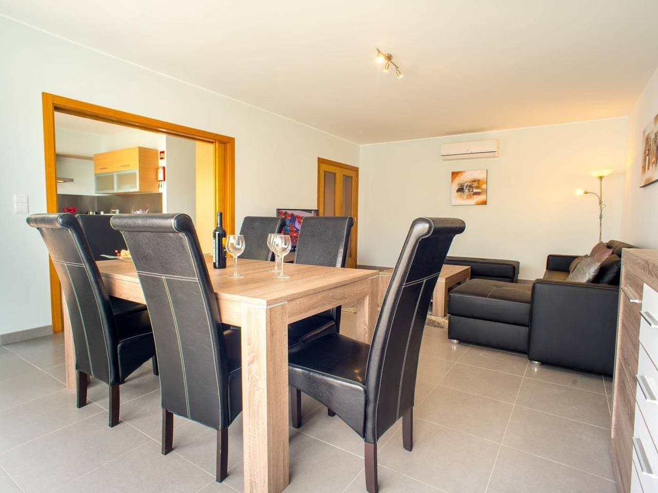 Foto 4 von 30: Ferienwohnung für 4 Personen mit Terrasse