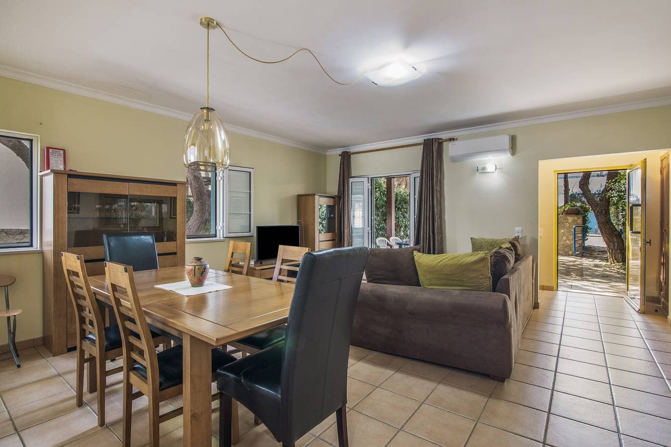 Foto 5 von 31: Apartment „Real Village“ mit privater Terrasse, WLAN und Klimaanlage