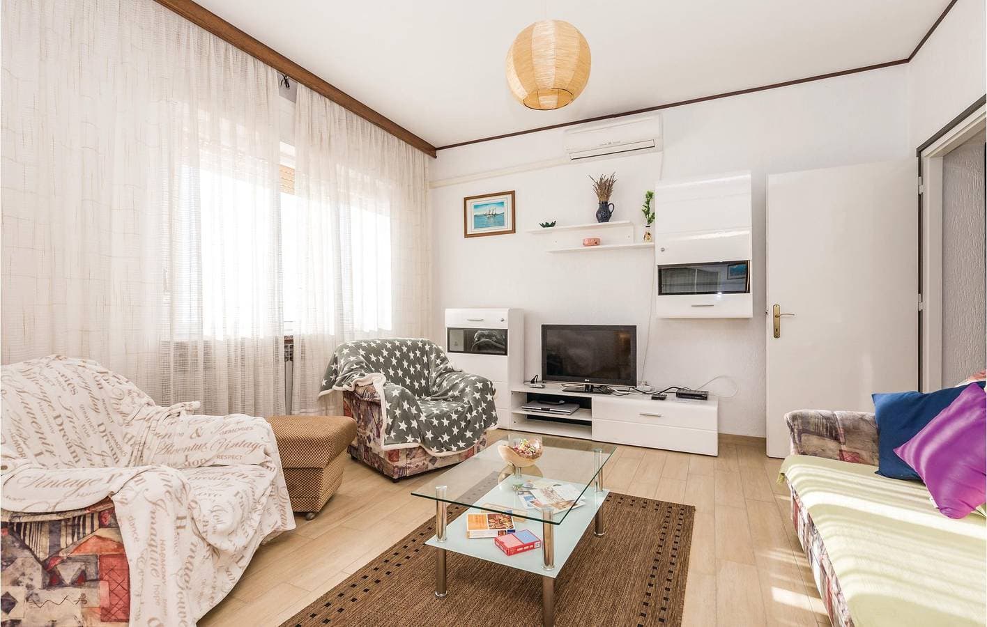 Foto 6 von 35: Gemütliche 2-Zimmer-Wohnung mit WLAN, Parkplatz und Terrasse, 1 km vom Strand entfernt