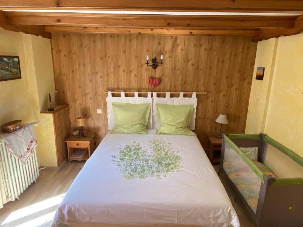 Foto 3 von 9: Double Room with Balcony