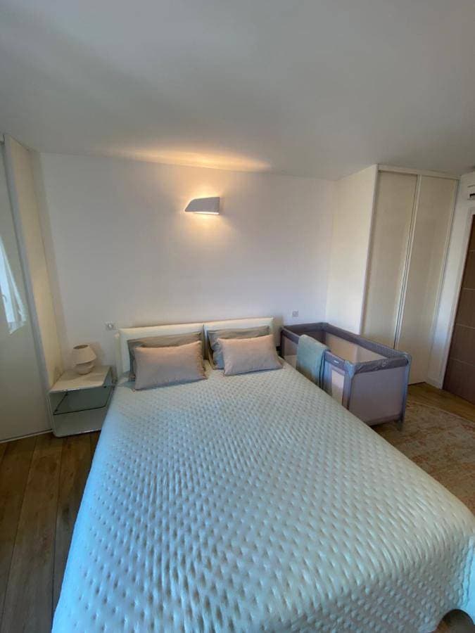 Foto 3 von 31: One-Bedroom Apartment