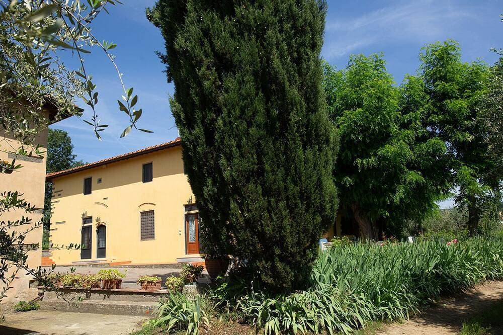 Casalini 2 free wifi beautiful family house with swimming pool 1