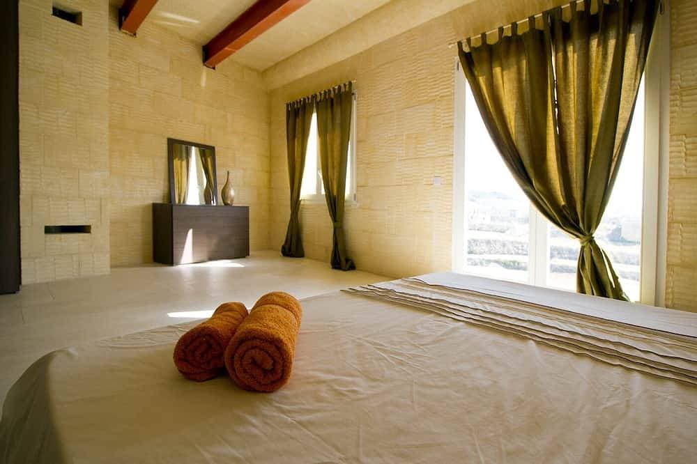 Foto 3 von 24: Erstaunliche Aussicht, absolute Privatsphäre, Luxus und Komfort einschließlich Pool- und Deckbereich
