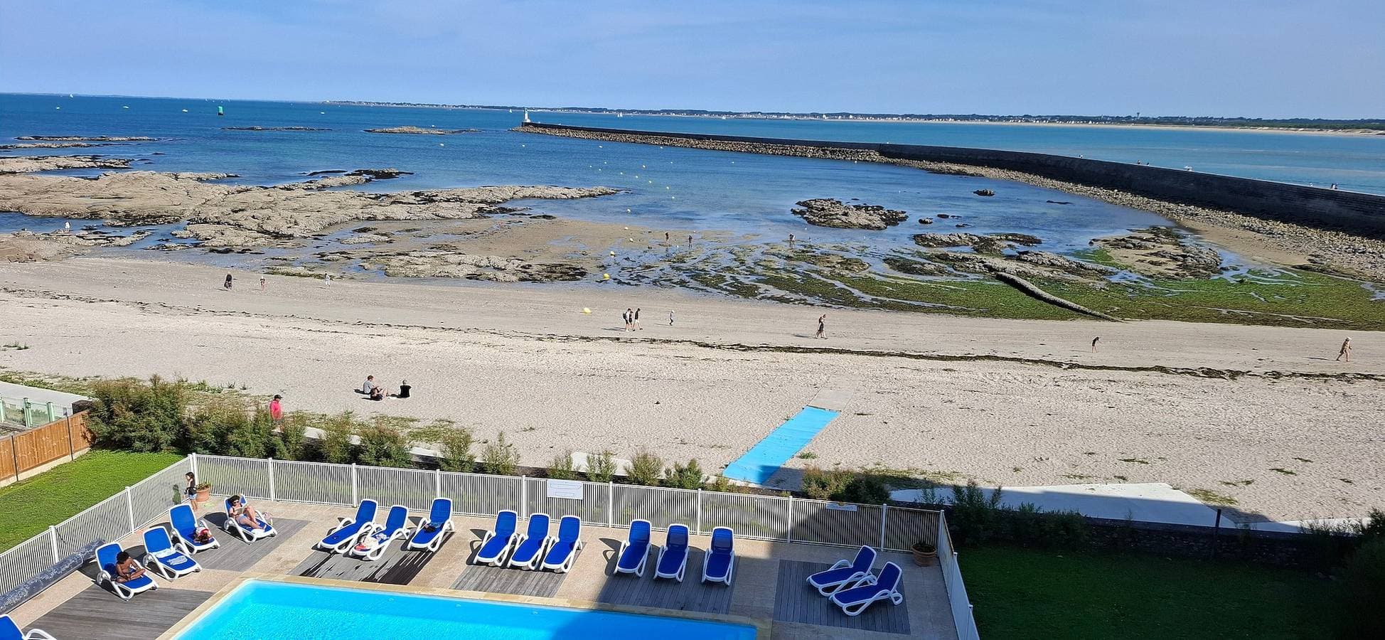Foto 2 von 39: Appartement Couleur océan – Pool, Strandzugang & Meerblick
