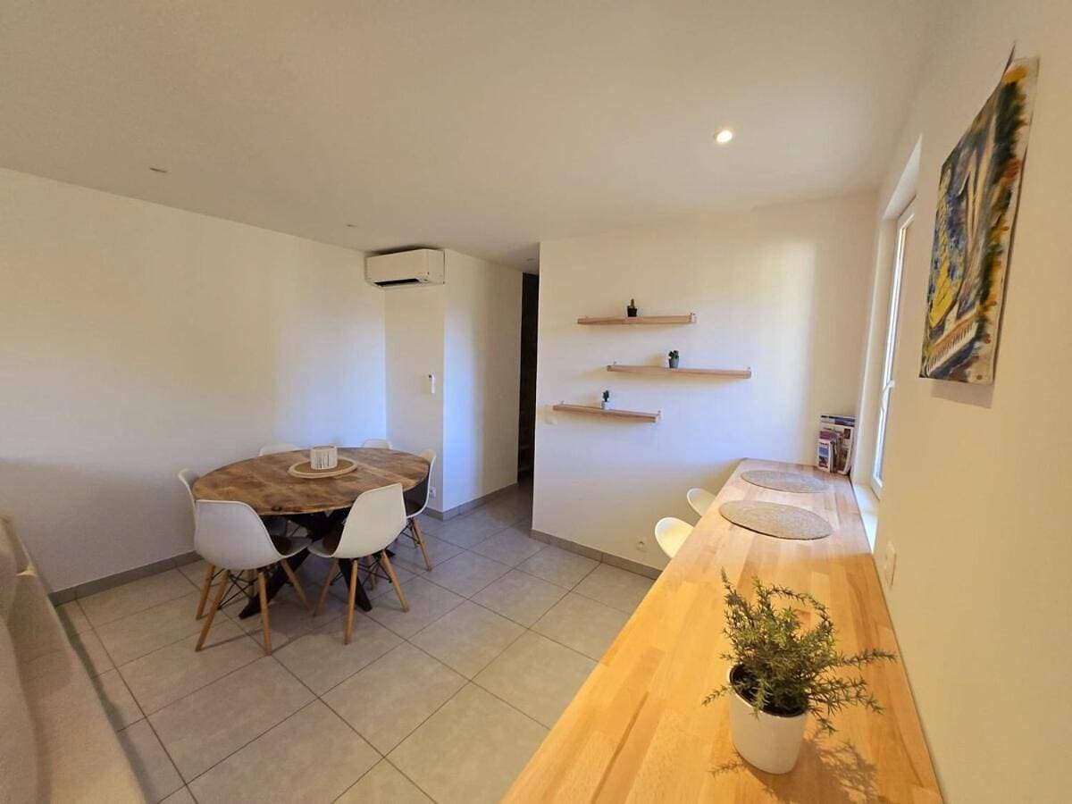 Foto 5 von 40: Three-Bedroom Apartment