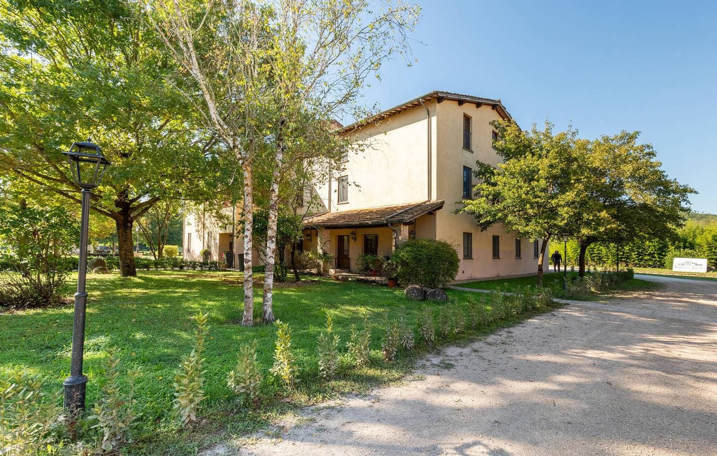 Foto 3 von 33: Ferienhaus am See mit Pool, Klimaanlage, Parkplatz und Küche, 2,5 km bis Umbertide
