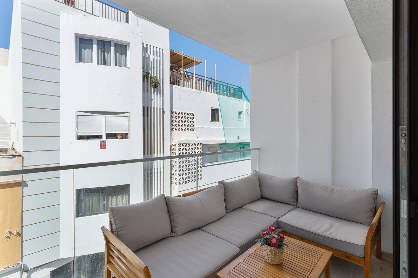 Foto 3 von 29: Ferienwohnung 'Lupama Suite' mit privatem Pool, WLAN und Klimaanlage