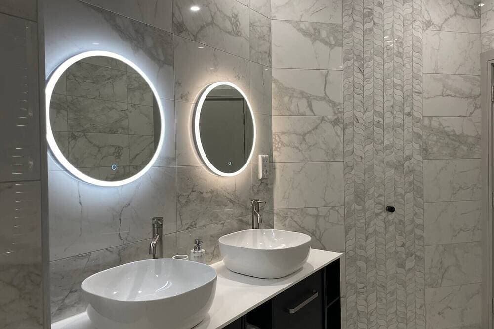 Foto 5 von 25: Luxus-Ferienhaus-Ensuite mit Dusche-Gartenblick