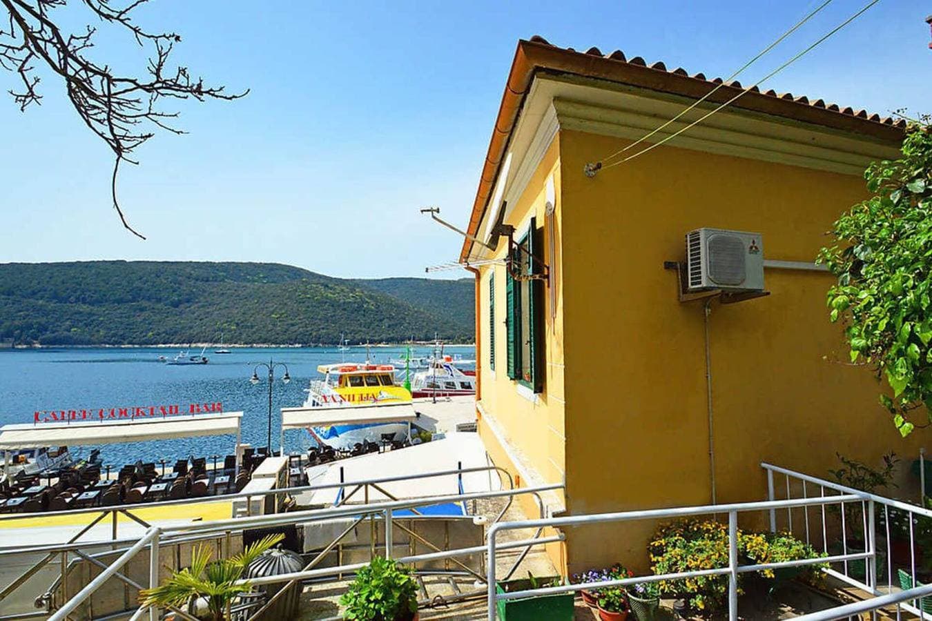 Foto 9 von 12: Top location sea view apartment Rajan