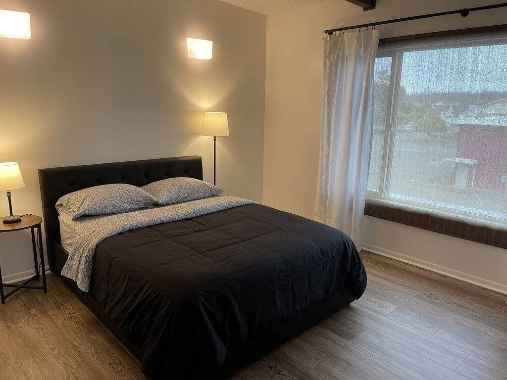 Foto 11 von 14: Downtown Retro Modern Flat, 3 blocks from the beach!