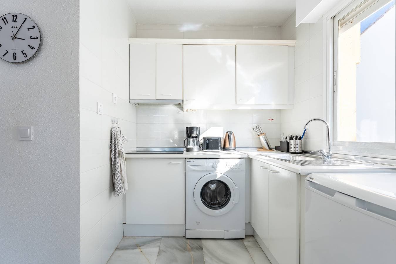 Foto 7 von 28: Einzimmerapartment 'Vista Bonita' mit Meerblick, Wi-Fi und Klimaanlage