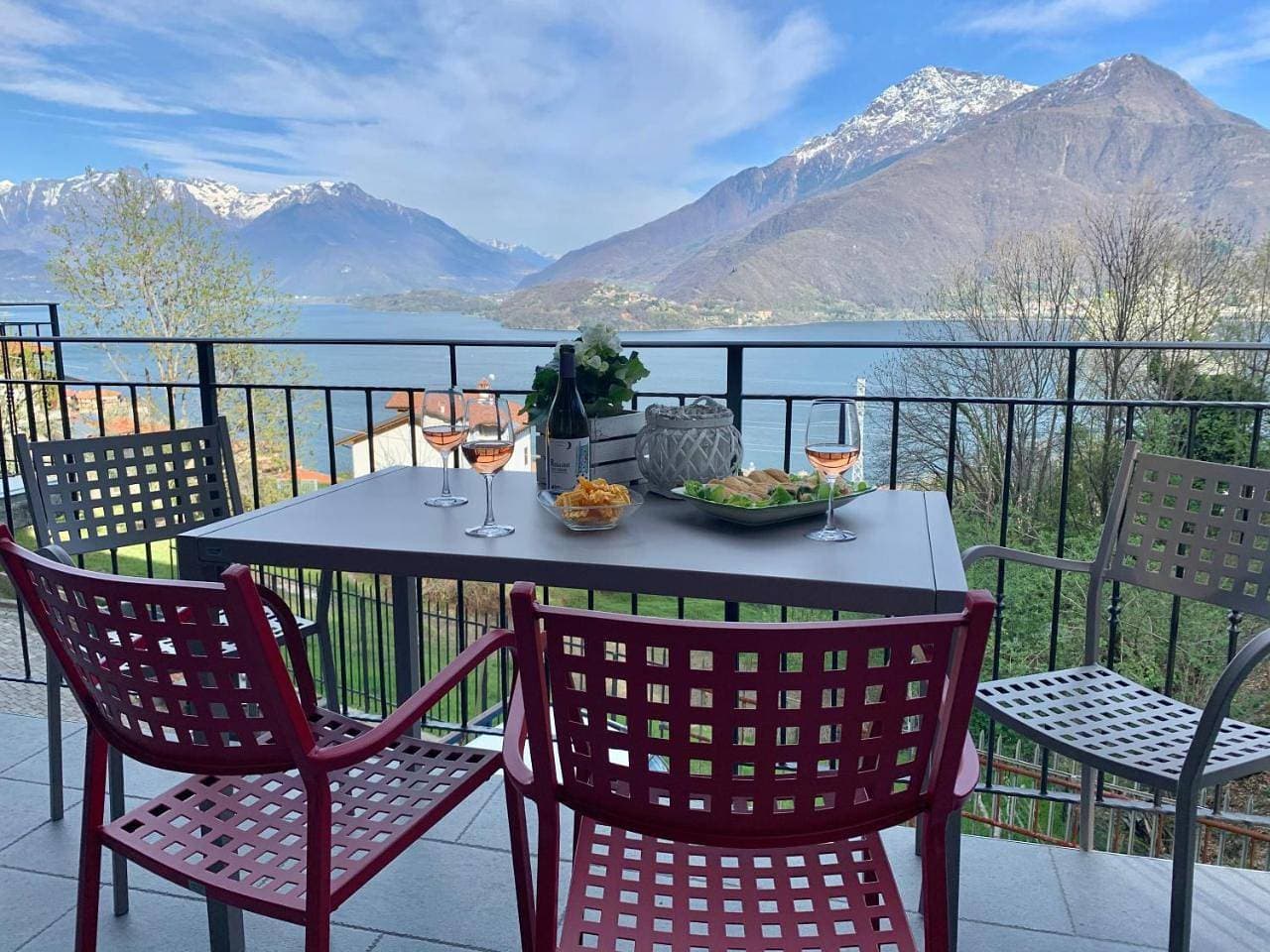 Foto 7 von 13: Quadruple Room with Lake View