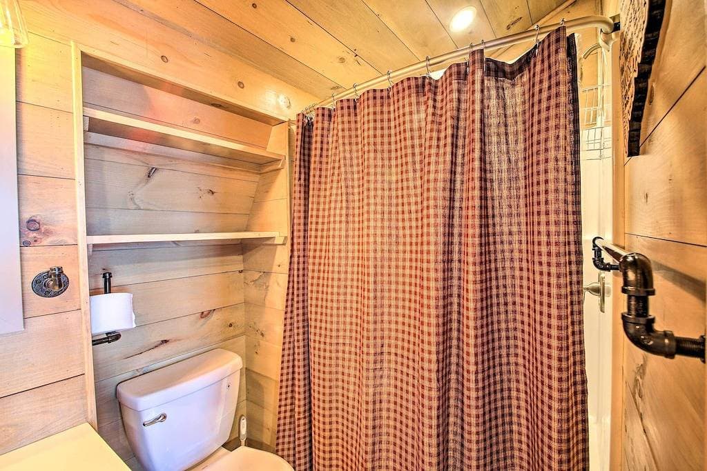 Neu! Sebago Lake Haven w / Deck & Waterfront View 1