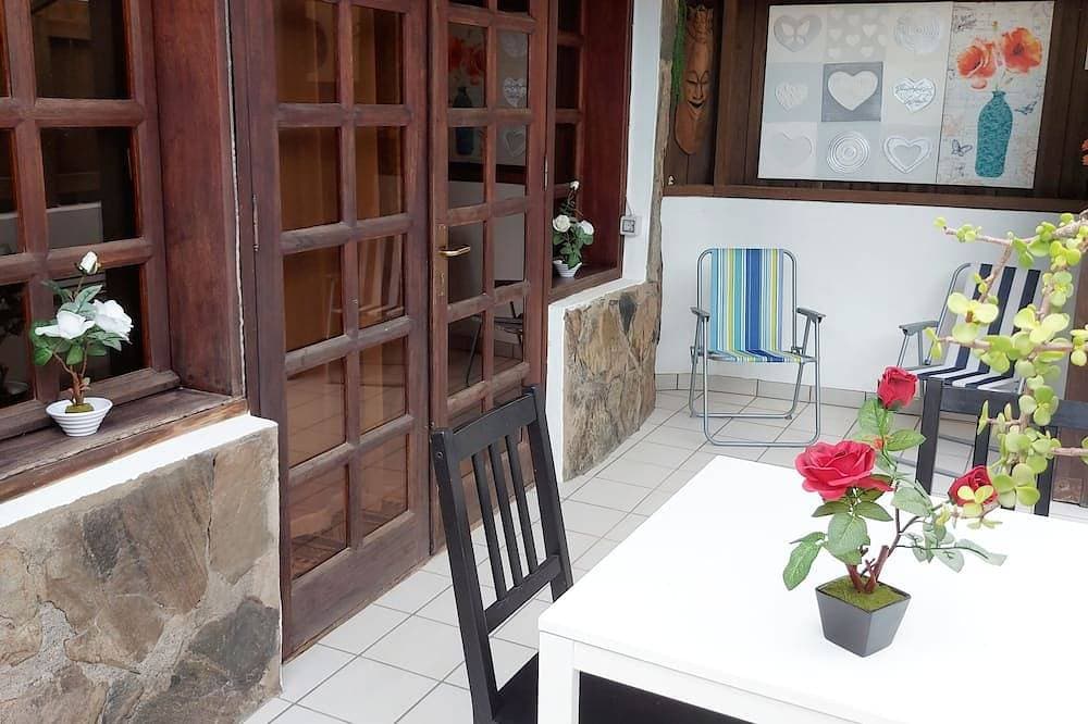 Private Sunny Terrace Studio Bungalow Secure Bike or Board Storage 1