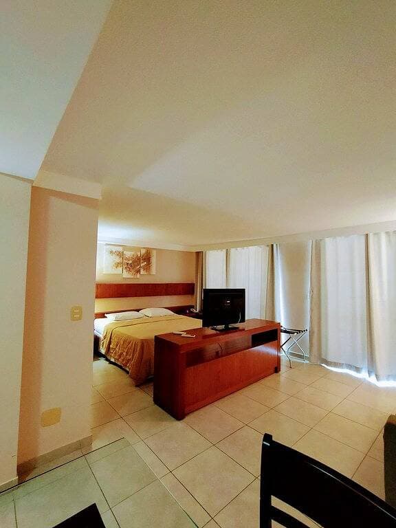 Foto 10 von 33: Cozy apartment with views of Morro do Careca.