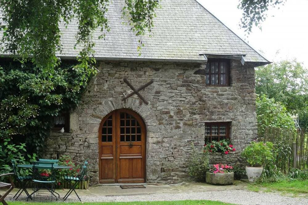 Steinhaus aus dem 17. Jahrhundert auf dem Land, Haustiere erlaubt 1