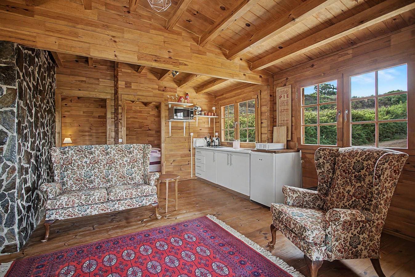 Foto 8 von 39: Chalet 'Orange Lodge' mit Gemeinschaftspool, privater Terrasse und WLAN