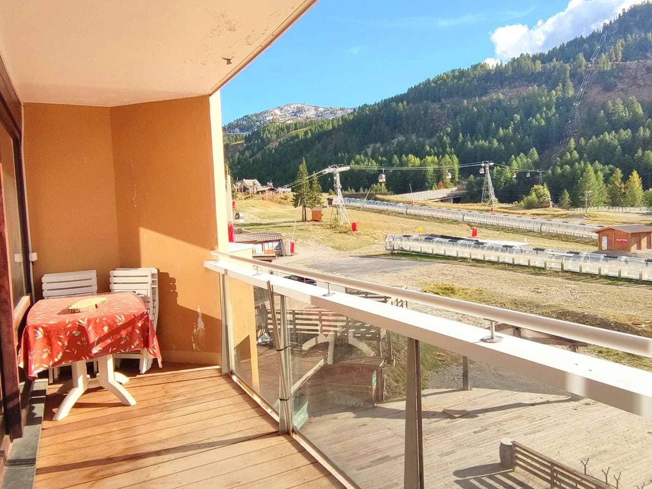 Foto 9 von 13: Gemütliche Wohnung direkt an der Piste mit großem Balkon in Isola 2000