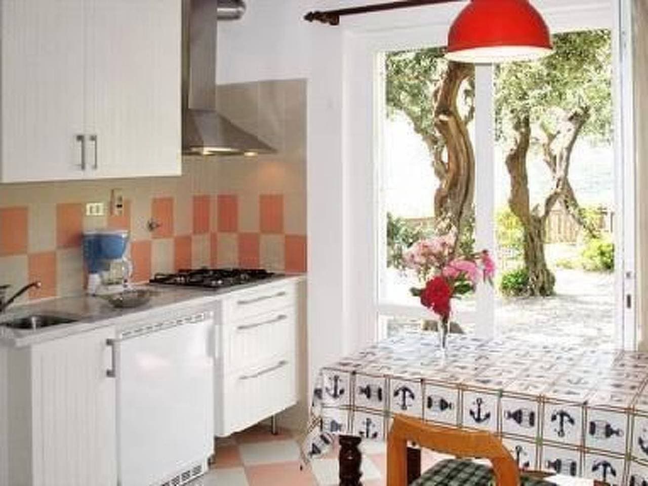 Foto 2 von 39: Einzimmerwohnung mit Panoramablick im Erdgeschos