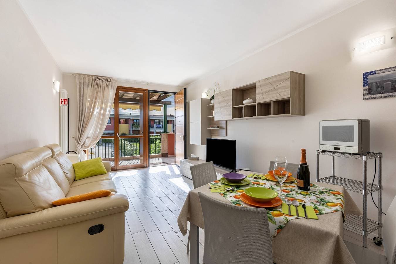 Foto 4 von 33: Apartment 'Delizioso Residence Vista Lago' mit Seeblick, WLAN und Klimaanlage