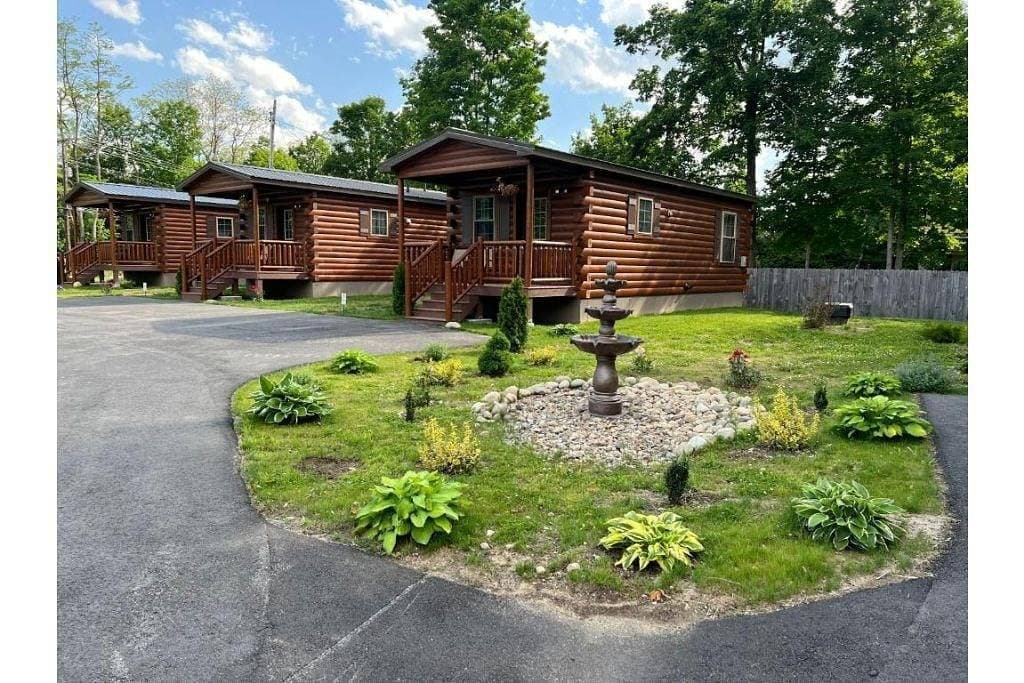 Foto 4 von 14: Lincoln Log Cabins - Baby Bear