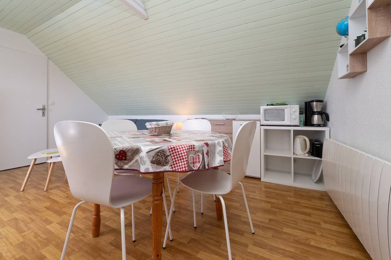 Foto 8 von 21: Studio 'Le Sea Bird' mit Hafenblick, Sommerpool, Parkplatz, ohne Handtücher & Reinigung