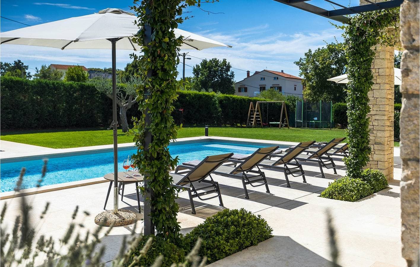 Foto 9 von 61: Reizende 2-Zimmer-Wohnung mit Pool, in Küstennähe und in der Nähe von Restaurants