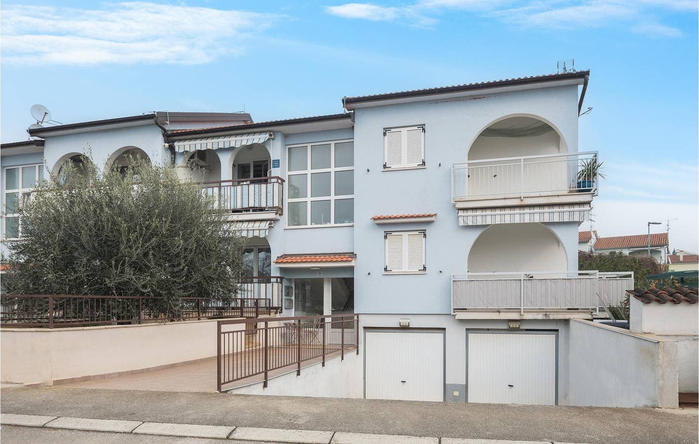 Charmante Ferienwohnung mit Terrasse, WLAN und Parkplatz in der Nähe des Restaurants Captain Morgan 1