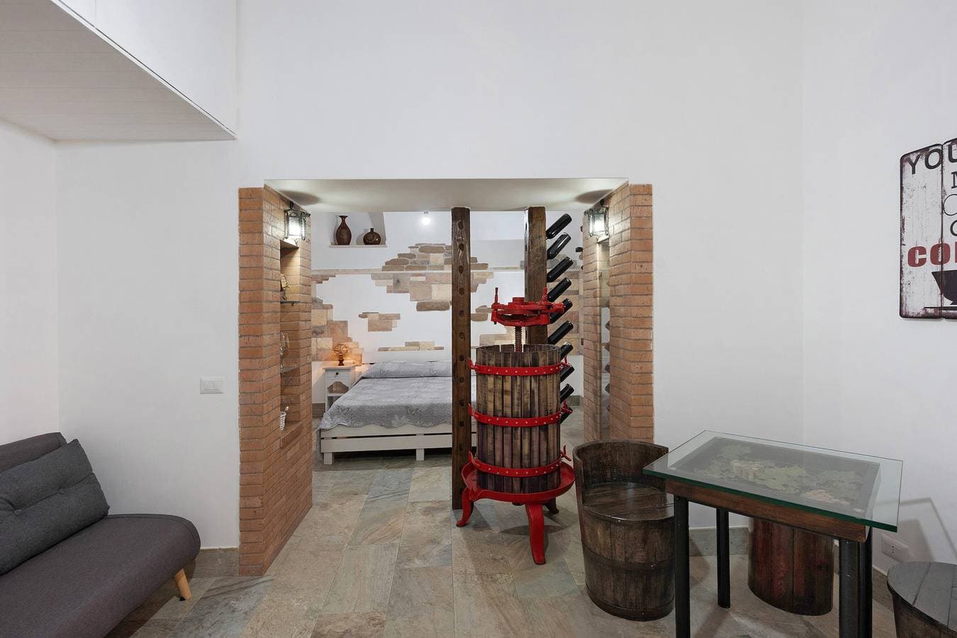 Foto 6 von 25: Ferienwohnung 'La Cantina Di Alba E Tramonto' mit Wi-Fi und Klimaanlage