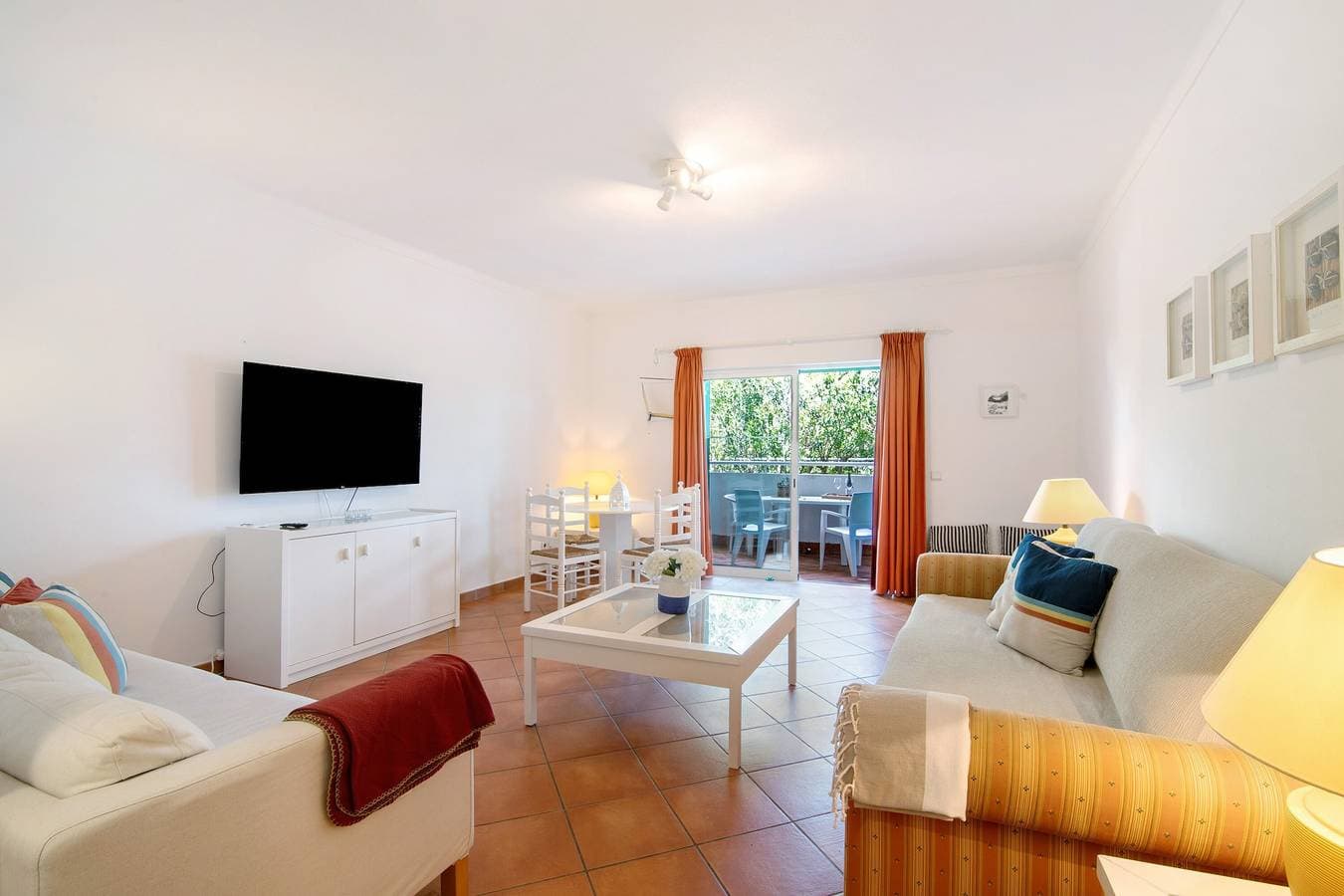 Foto 3 von 25: Apartment 'Prainha Paradise - Algarve' mit Gemeinschaftspool, WLAN und Klimaanlage