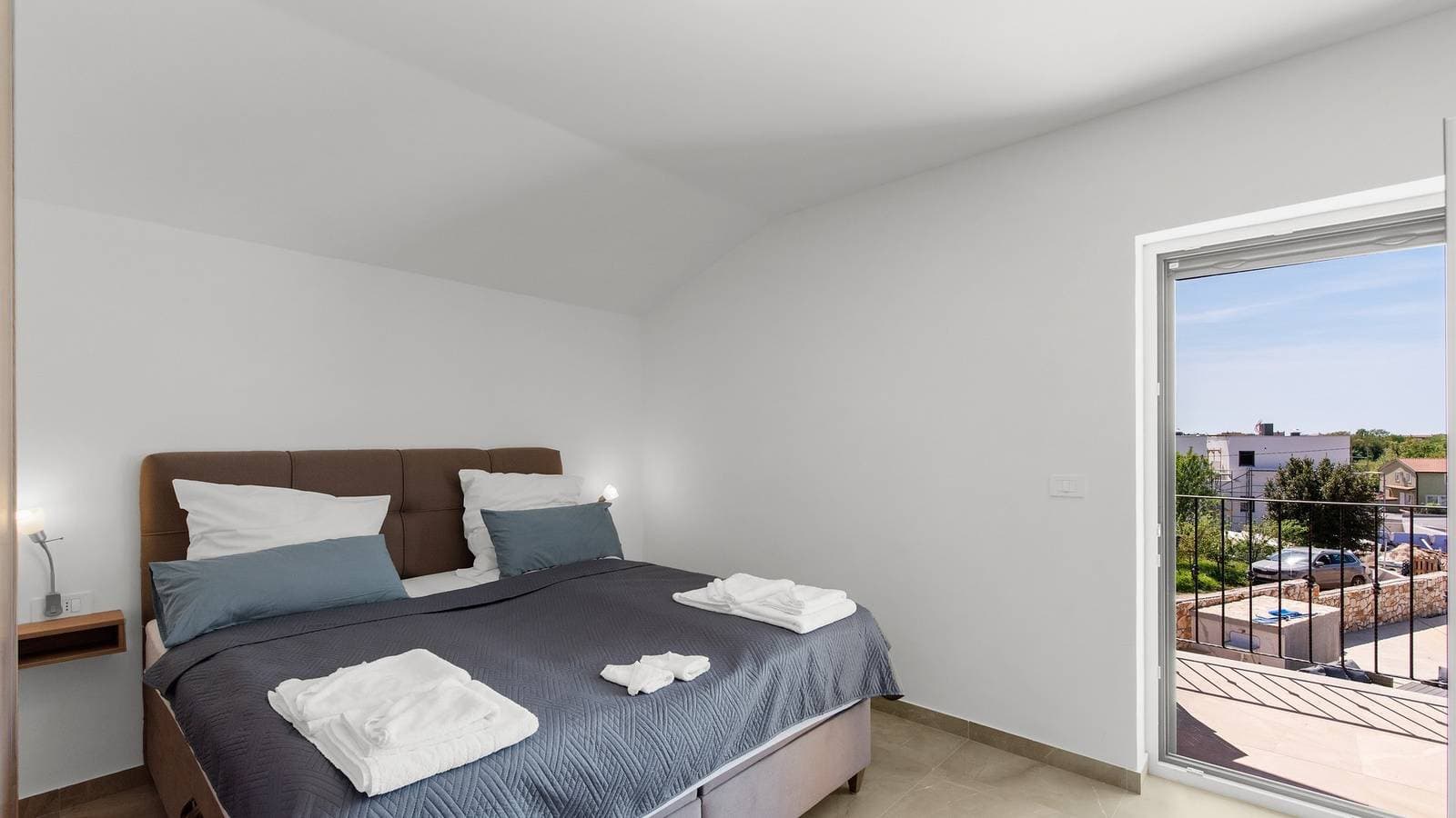 Foto 4 von 41: Apartment mit Balkon und Poolblick
