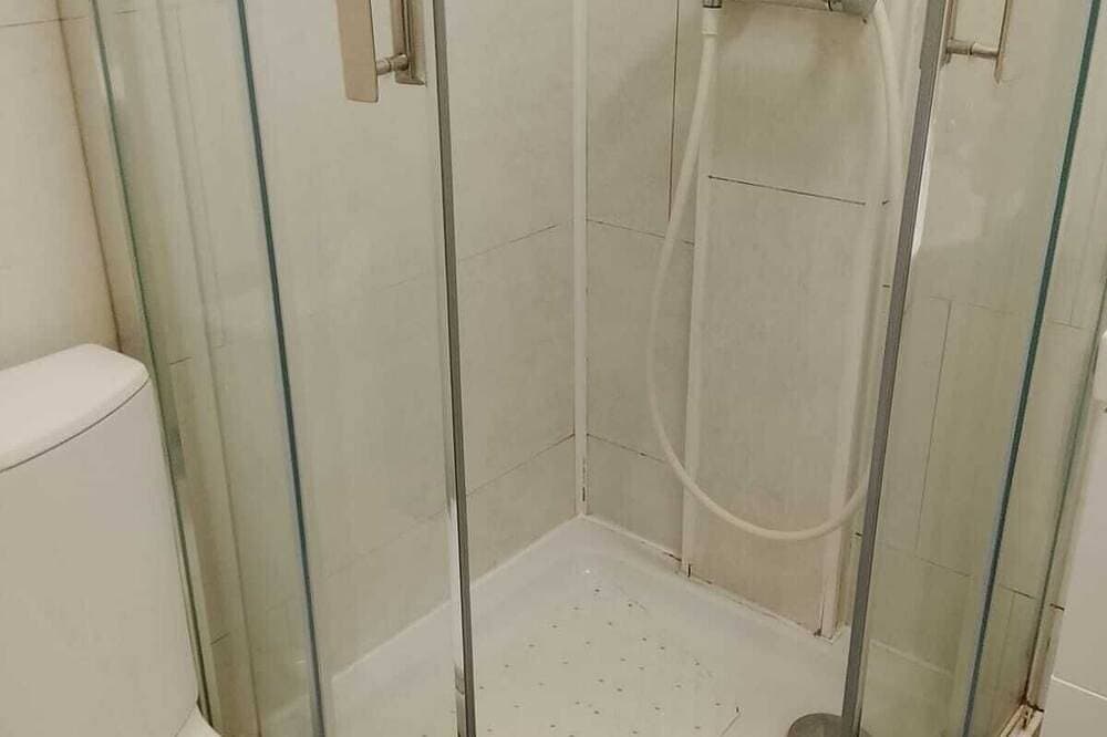 Foto 5 von 18: 2-Bedroom Apartment \"Nid Serein,\" with a garden, parking, everything within walking distance, near downtown, the harbor, and the beach