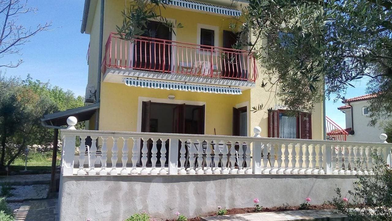 Foto 3 von 36: One-Bedroom Apartment with Balcony