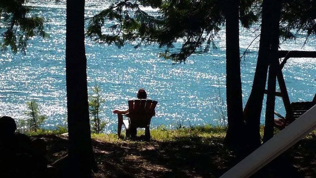 Foto 7 von 51: Romantische Waterfront Shabby Chic Hütte am Clark Fork River!  #SchwankyCabin