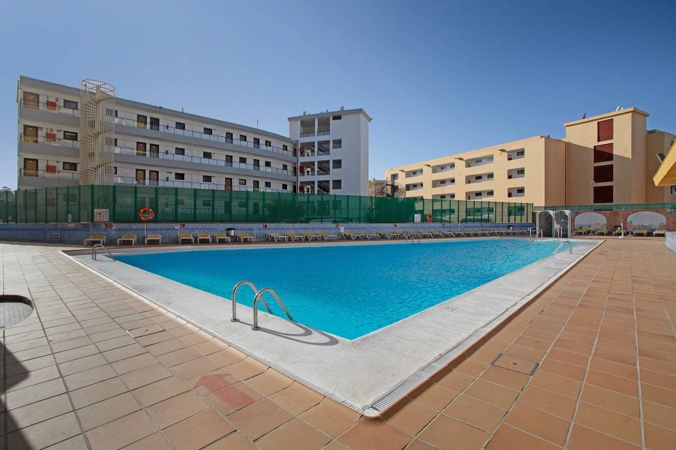 Foto 3 von 26: Ferienwohnung 'Einheit A' mit Gemeinschaftspool, Terrasse und WLAN
