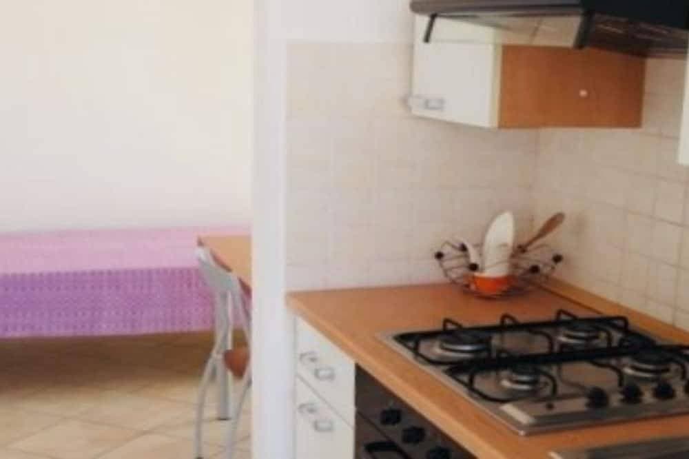Foto 5 von 12: Zwei-Zimmer-Dachgeschosswohnung mit Aussicht nur 100 Meter vom Strand Torre Mozza entfernt