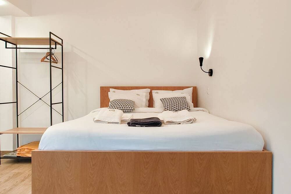 Foto 8 von 28: Sleek Studio in Voula Center
