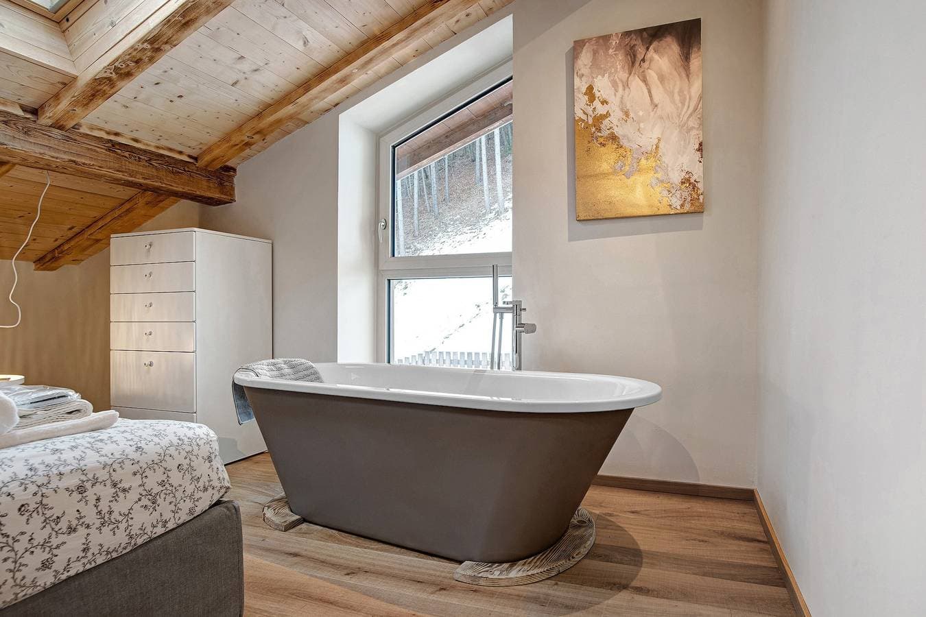 Foto 9 von 36: Ferienwohnung "Wellness Lodge Chicca" mit Seeblick, Sauna & WLAN